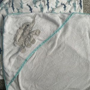 Baby swaddles & bath towels